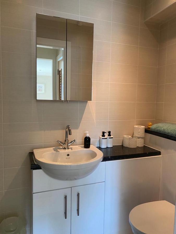 Cosy 3 Bedroom Apartment In Central Portrush With Sea Views 외부 사진