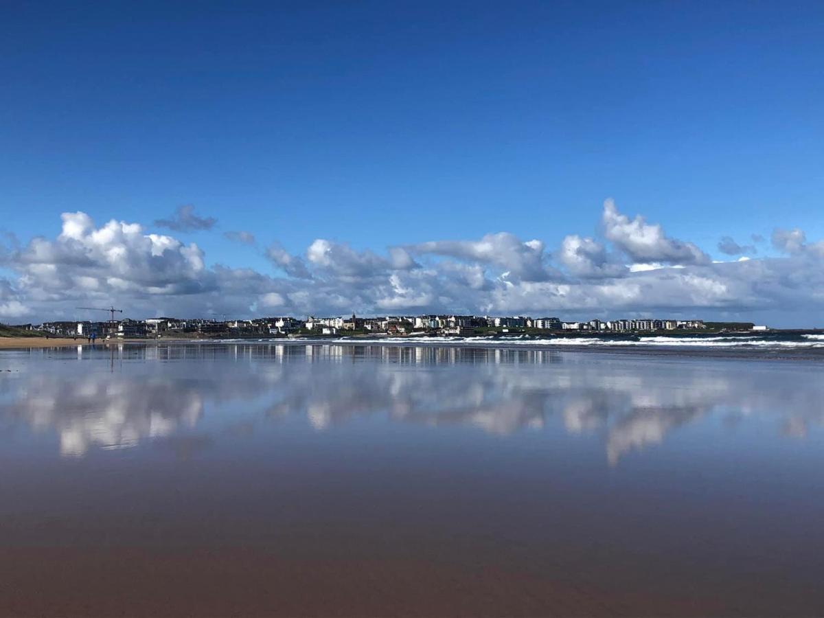 Cosy 3 Bedroom Apartment In Central Portrush With Sea Views 외부 사진