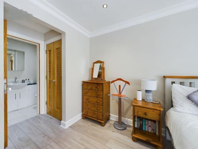 Cosy 3 Bedroom Apartment In Central Portrush With Sea Views 외부 사진